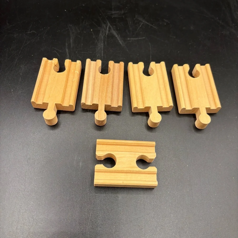 Track‎ Train Small Straight Wood Connectors Set Brio Thomas Toys R Us Lot of 5
